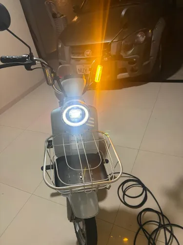 Scooter Elétrica Vintage (Agile)