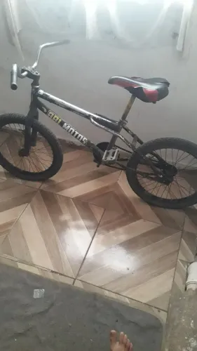 Bike pra criança no precinho