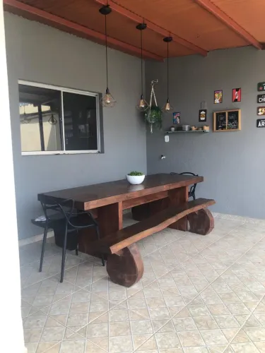 Casa independente para alugar no bairro Nova Cintra