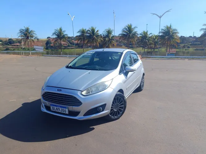 Ford Fiesta Titanium 1.6 16V Flex Mec. 2015
