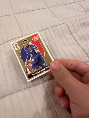 Figura Legend GOLD Kylian Mbappé original(perfeito estado)