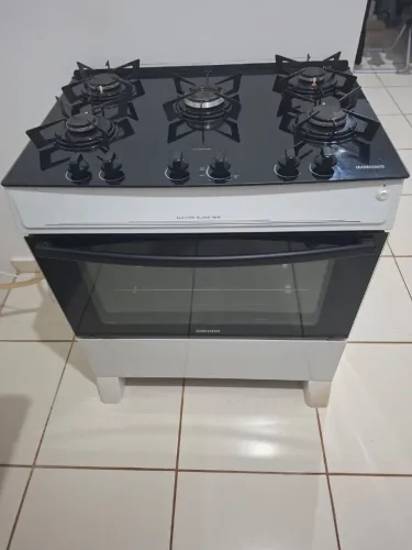 FOGÃO ITATIAIA, 5 BOCAS, COM ACENDIMENTO AUTOMÁTICO E TAMPO DE VIDRO