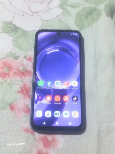 Vendo ou Troco Motorola Edge 30 Neo 256GB Lilás 16GB Ram Leia o Anuncio.