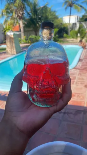 GARRAFA DE CAVEIRA VIDRO.