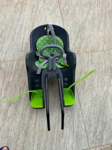 Cadeirinha Infantil Importada para Bicicleta - Modelo Canadense - Muito Conservada