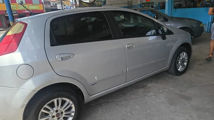 Fiat Punto Attractive 1.4 Fire Flex 8V 5P 2011