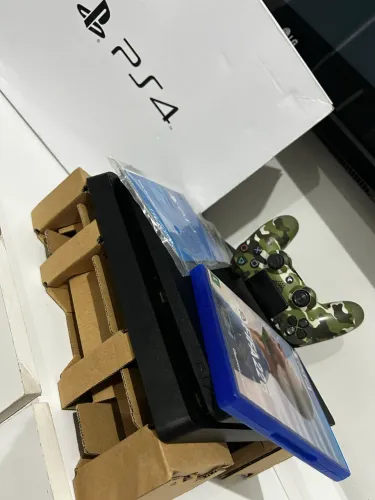 Ps4 1TB com caixa