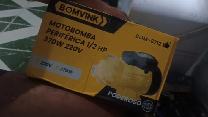 Vendo ou troco bomba de água nova nunca usada 