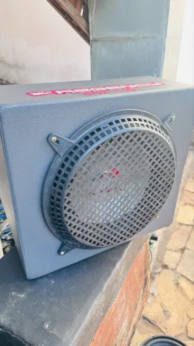 Caixa selada sub woofer Hinor Cruzader 12 polegadas