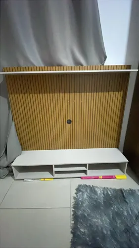     Painel para TV em ótimo estado