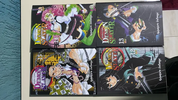 Mangá Demon Slayer: Kimetsu no Yaiba (Vols. 12 ao 15) - Venda Avulsa / Estado de Novo