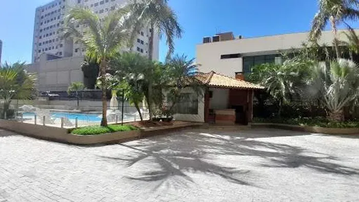 Apto amplo, bem iluminado, abaixo do valor de mercado.