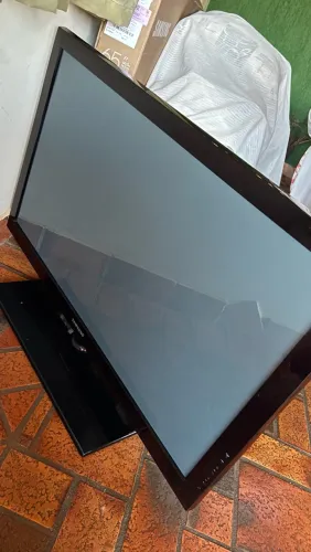 Tv retirada de peças