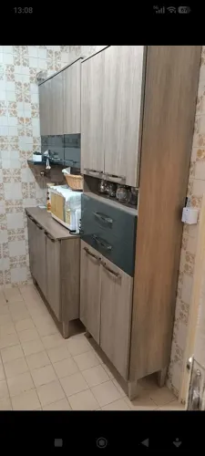 Vendo armário de cozinha completo em perfeito estado, ideal para cozinha pequena