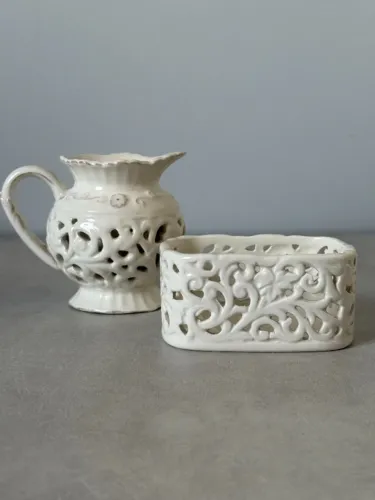 Leiteira e porta-sachês em cerâmica vazada - ivory lace