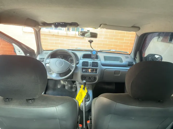 Renault Clio Hi-flex 1.0 16V 3P 2012