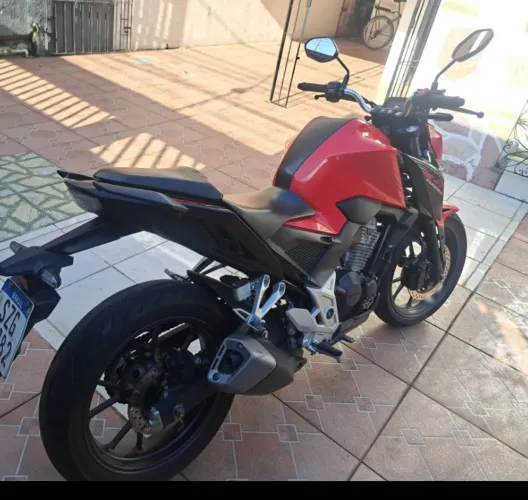Vendo moto cb twister 300f
