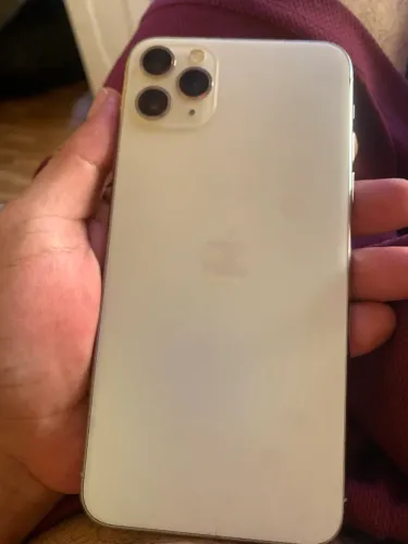 iPhone 11 Pro Max em estado de novo