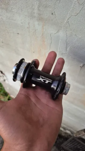 CUBO SHIMANO DEORE XT CENTER LOCK 15X100M