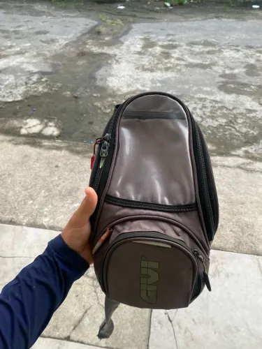 VENDO OU TROCO BOLSA TANQUE GIVI, ( valor negociável)
