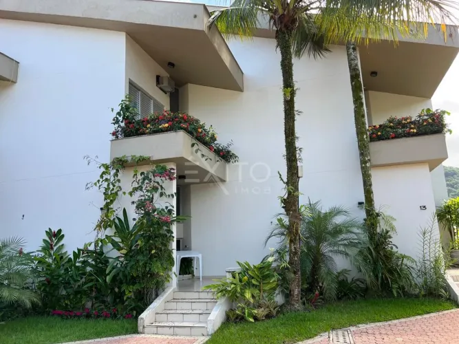 Oportunidade em Juquehy | Casa em Condomínio fechado próximo ao mar á venda