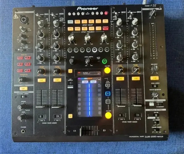 mixer djm 2000