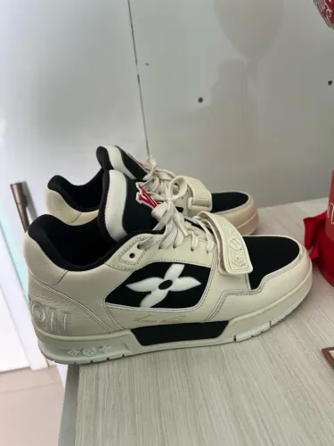 Louis Vuitton Trainer Black