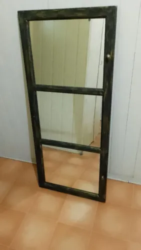 Espelho com Moldura Diferenciada.