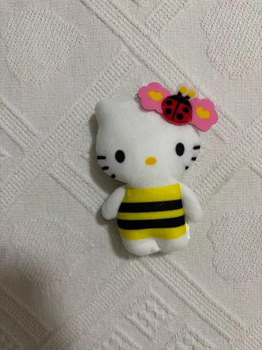 hello kitty abelha 
