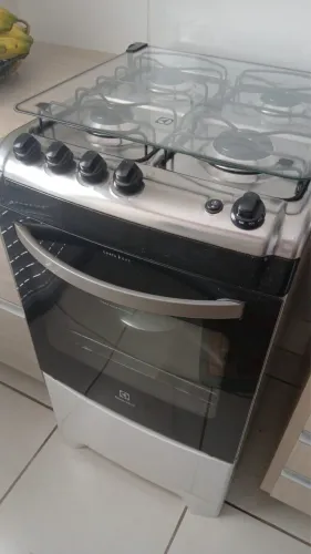Fogão Electrolux 4 bocas seminovo