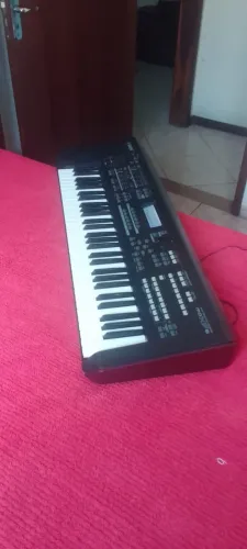 Teclado Yamaha Moxf6 conservado
