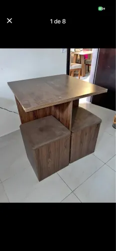 Mesa com 4 banquetas baú/ Conjunto sala de jantar