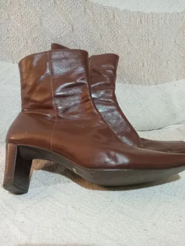Botas