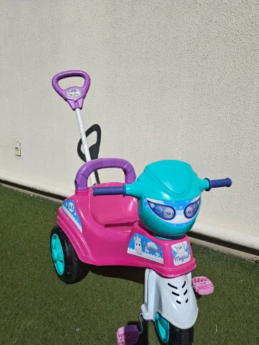 Triciclo infantil para passeio