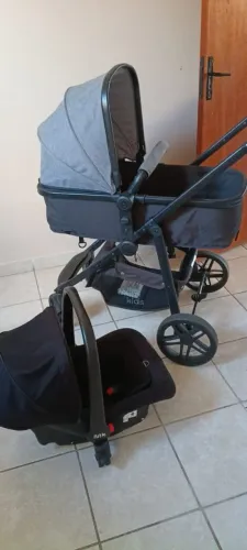 Carrinho de Bebê Completo Beyond e Bebê Conforto - 1 Ano de Uso