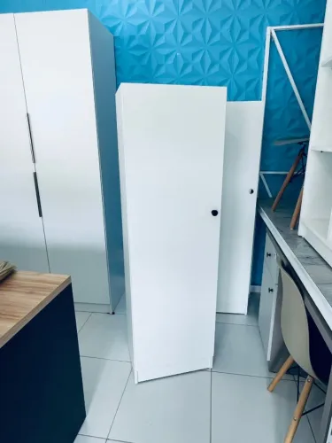 Multiuso com porta