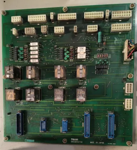 Placa Circuito Mazak D065UB002740 com reles e cabos conectores originais