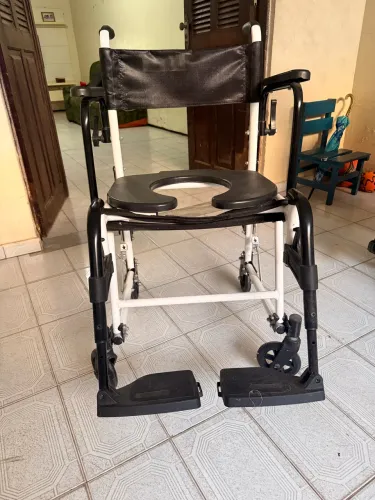 Vendo cadeira de rodas
