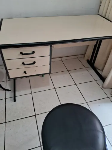 Vendo mesa de escritório