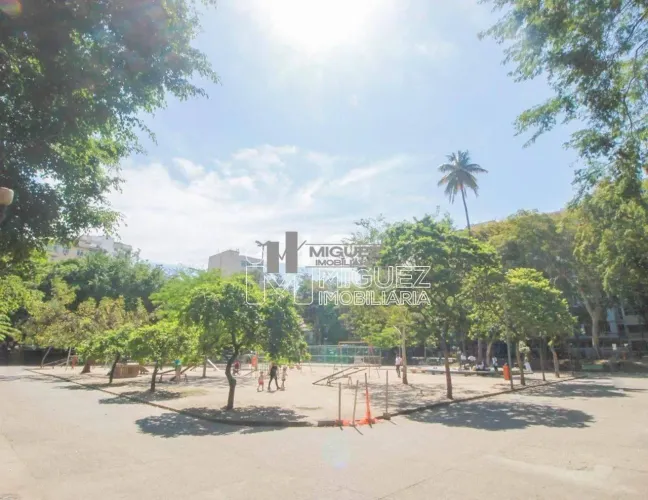 Apartamento amplo, com 3 quartos, vaga na escritura, Tijuca - Rio de Janeiro