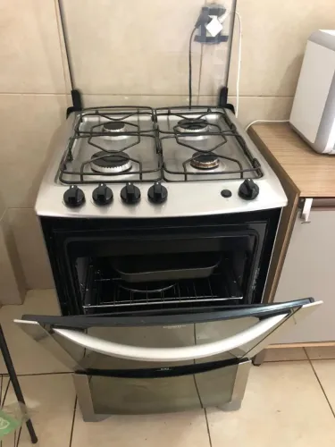 Fogão 4 Bocas e Forno Eletrolux 