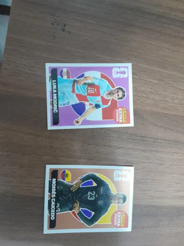 Figurinhas legends 2 por 100 sem amassos