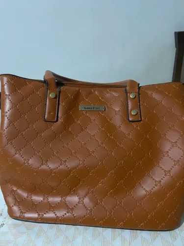 Bolsa feminina, grande e cor marrom