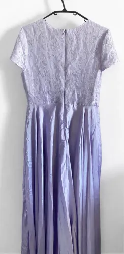 Vendo lindo vestido de casamento e festas 