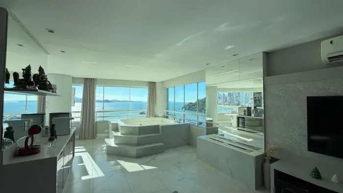 Apartamento Frente Mar 3 Suítes com Jacuzzi Aluguel Anual Balneário Camboriú