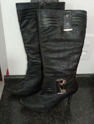 BOTA RAMARIM EM COURO CANO ALTO 