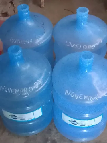 4 GARRAFÃO DE AGUA VAZIOS 2027