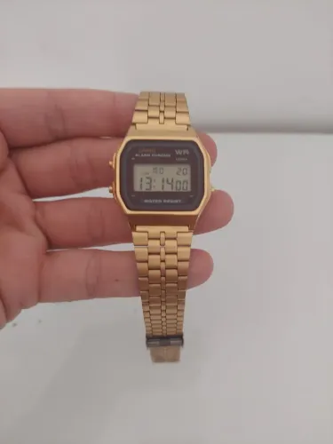 RELÓGIO CASIO VINTAGE DOURADO E VINHO NUNCA USADO!!!!