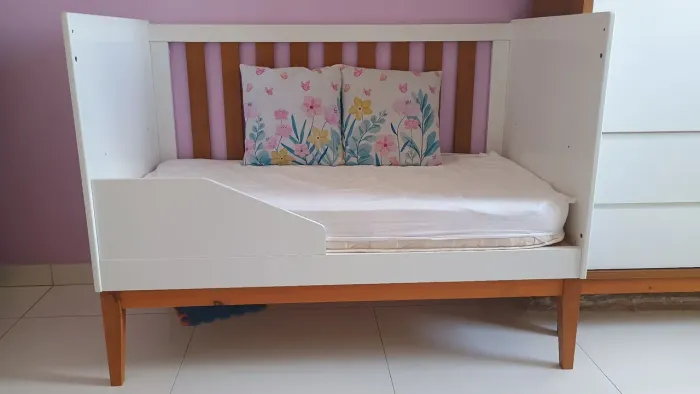 Berço mini cama. MDF e Madeira (Reller)