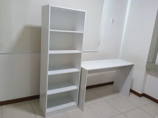 Escrivaninha com estante 5 nichos 